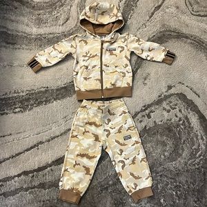 Baby boy camo adidas set size 2T